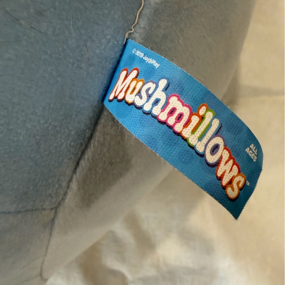 Plush Cat with Rainbow Eyes - Picture 3 of 5